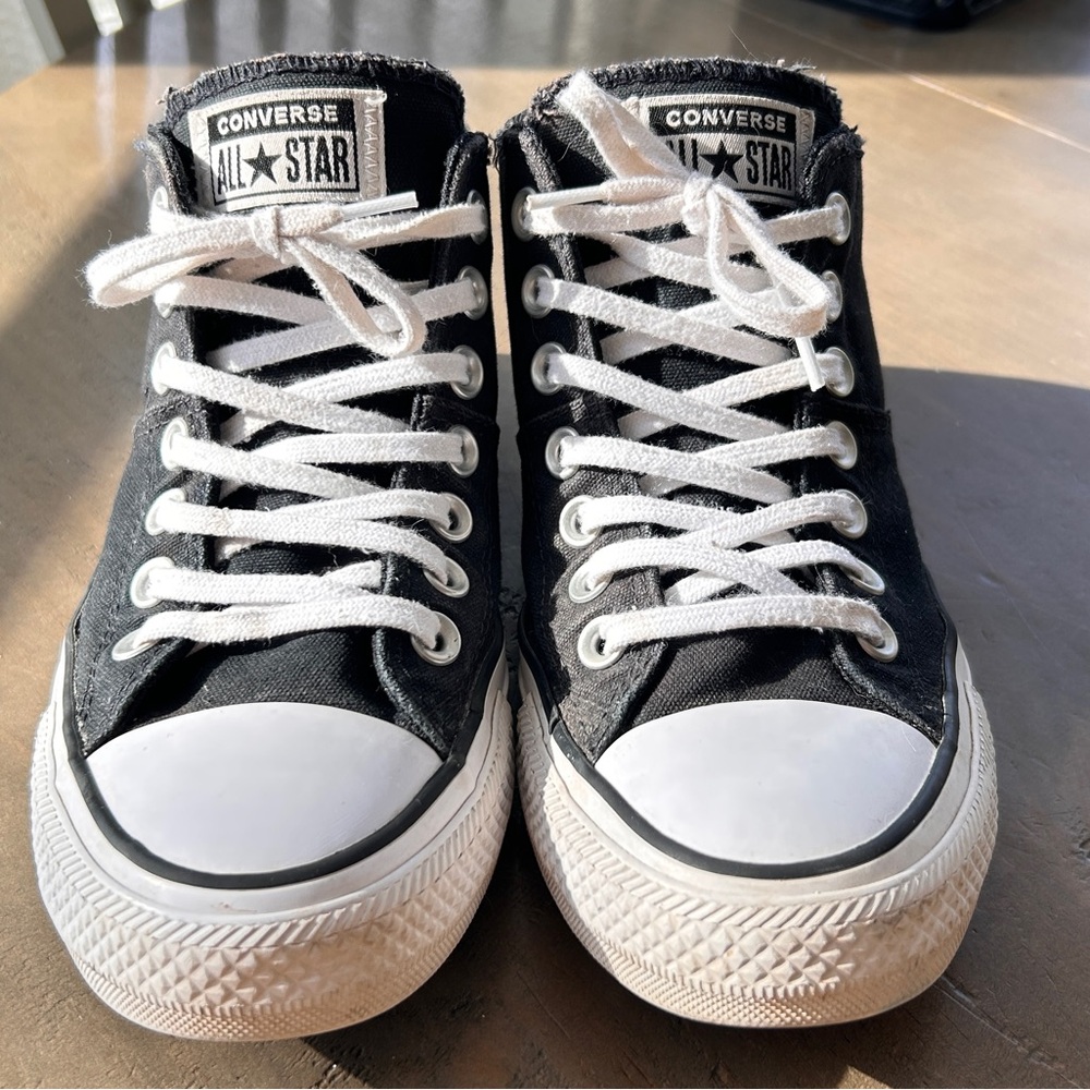 CLASSIC CONVERSE LOW TOP CASUAL SHOES - Picture 2 of 6